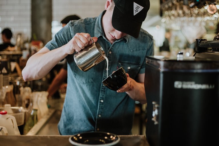 how to be a barista; online barista training; how to be a barista